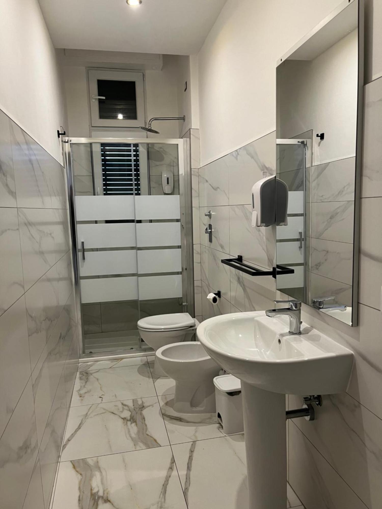 Jcube Apartments Bocconi Milano Εξωτερικό φωτογραφία